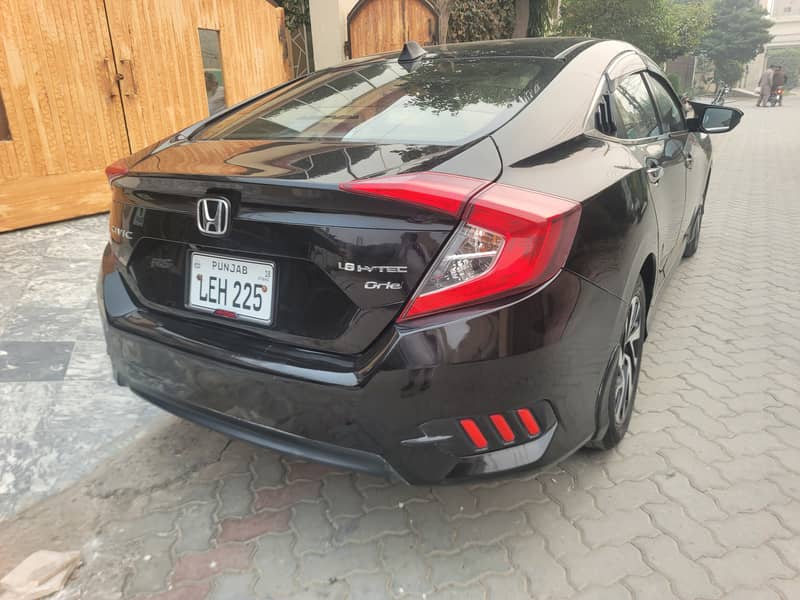 Honda Civic VTi Oriel Prosmatec 2018 UG red meter 5