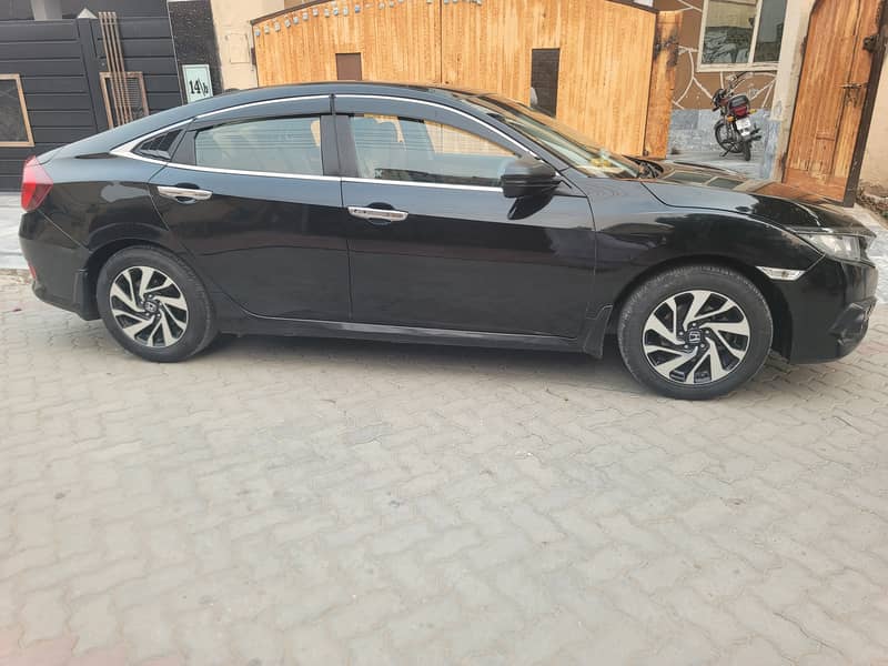 Honda Civic VTi Oriel Prosmatec 2018 UG red meter 6