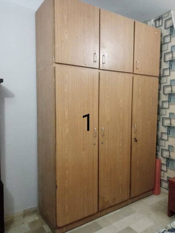 19,000rs 2 wardrobes 1