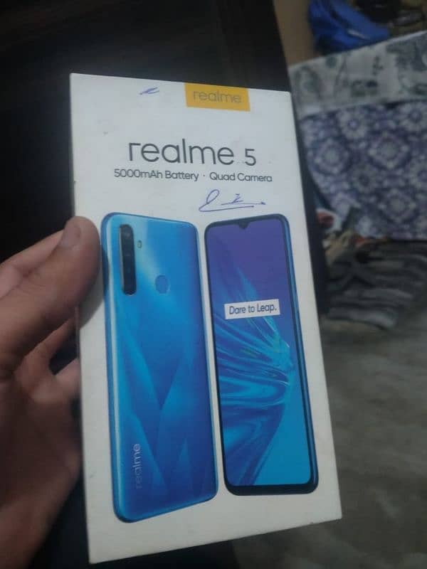 realme 5 with box 4/64 6