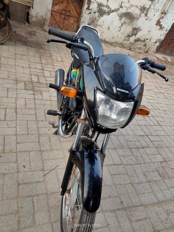 I am selling Honda pridor 2