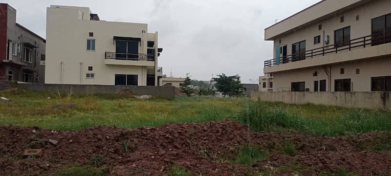 DHA Phase 5, Sector F , 5 Marla plot Back to blvd level plot , Ideal location, Ready to build 1