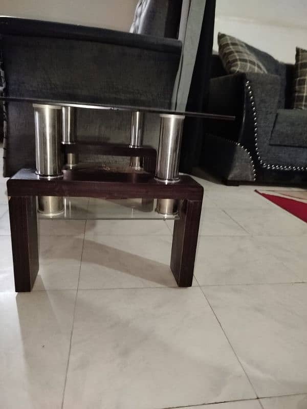 The center table used an urgent sale. 2