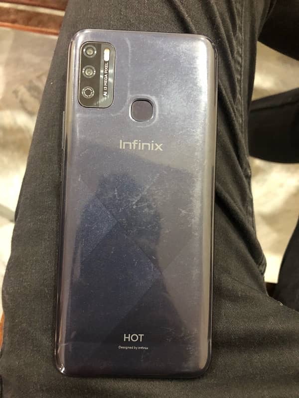 Infinix  Hot  9  Play 1