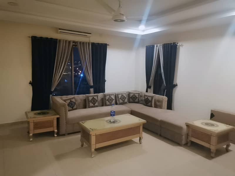 Par Day short time One BeD Room apartment Available for rent in Bahria town phase 4 and 6 empire Heights 2 Family apartment 2