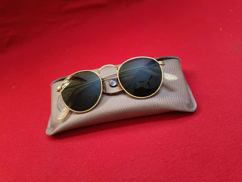 Ray- Ban. B&L   USA vintage Round frame Sun Glasses 1