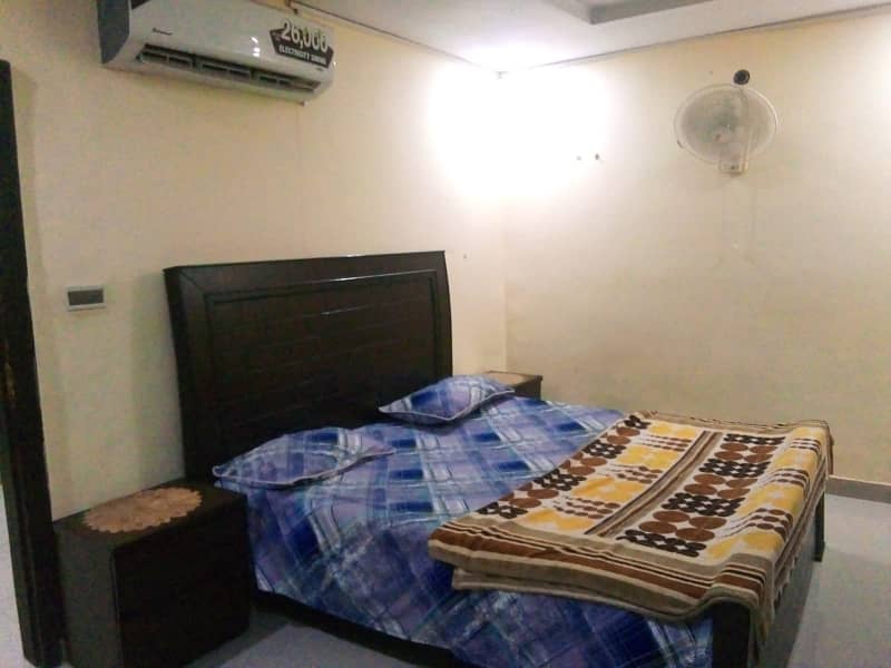 Two bedroom phr day Short Time flats available Bahria Twon 4