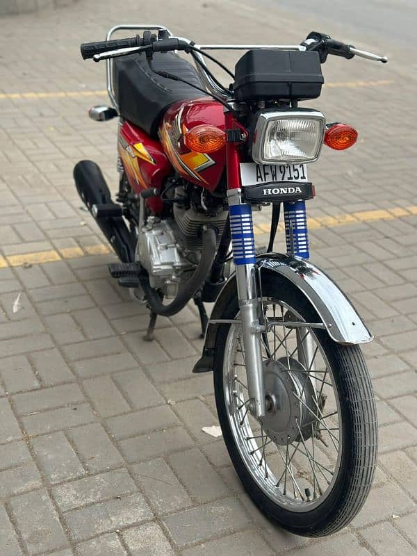 Honda 125 cc 2021 model for sale WhatsApp number 03314594754) 1