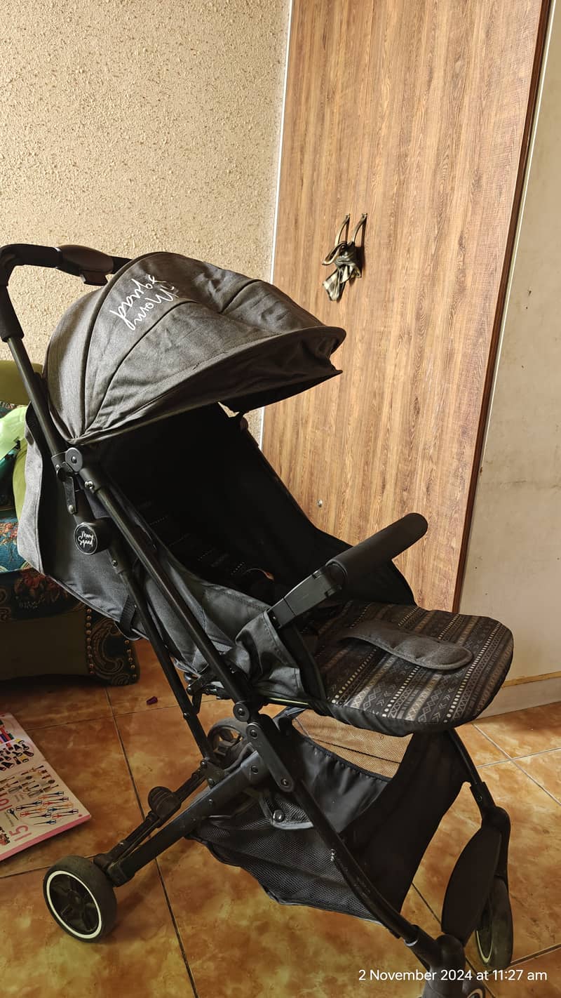 Zubaida's Mom Squad Stroller - Black 0