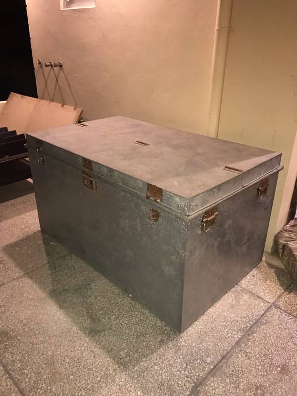 9ft Large Iron/Steel Trunk 2