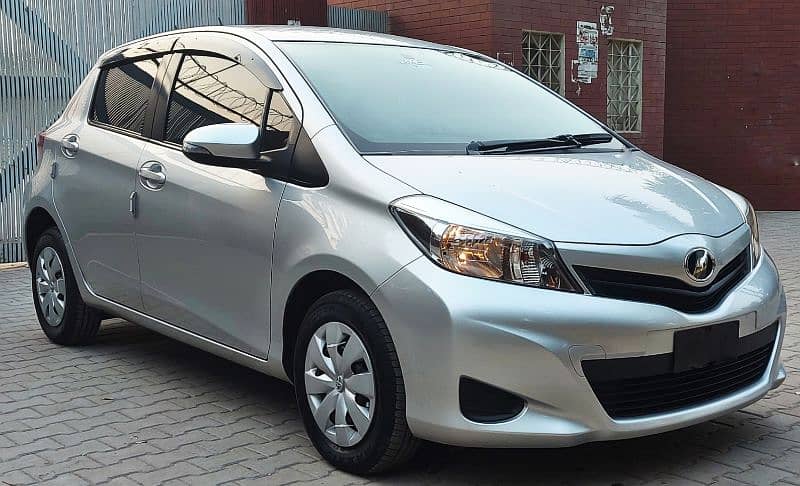 Toyota Vitz 2013 5