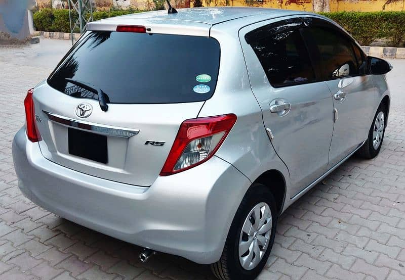 Toyota Vitz 2013 8