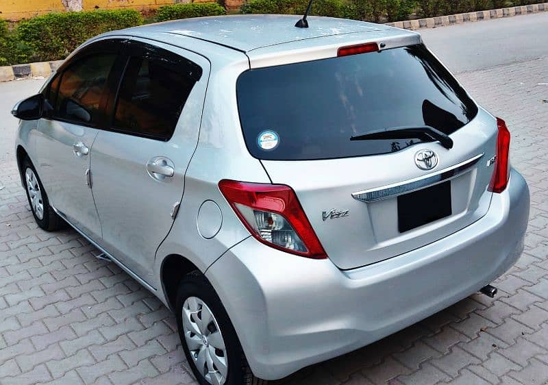 Toyota Vitz 2013 9