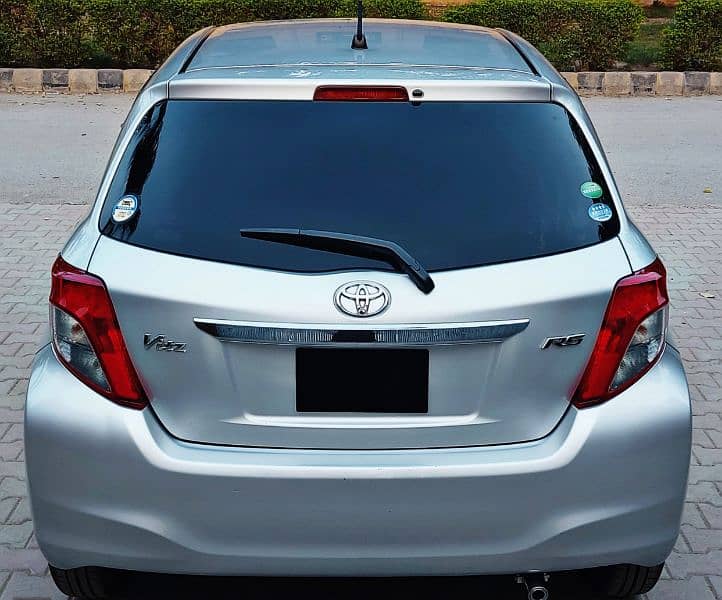 Toyota Vitz 2013 10