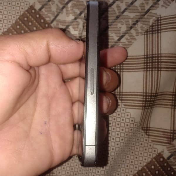 Iphone 4 completely new 1