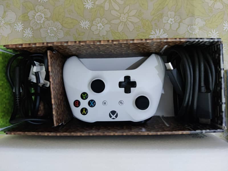 Genuine Xbox One 500GB with 2 Extra Controllers for Sale In Lahore 2