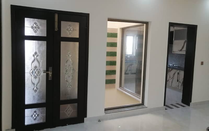 10 marla house Brand new house with basement for rent in Bahria Town Lahore 6