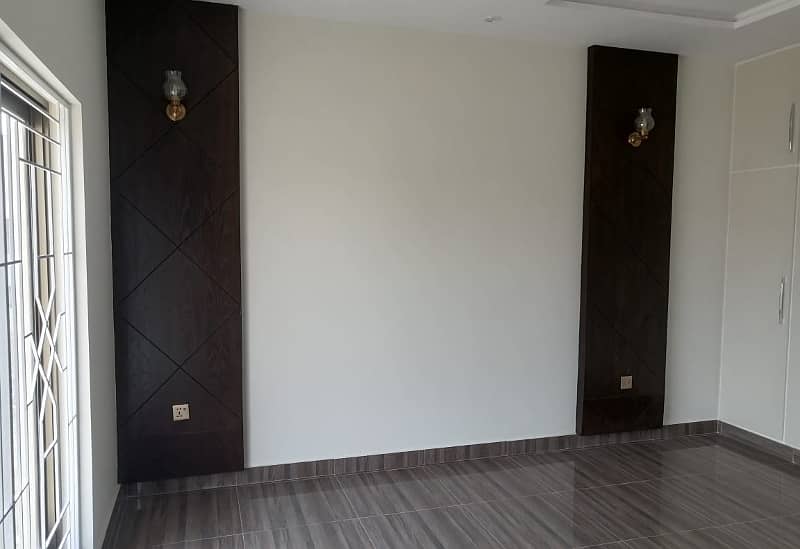 10 marla house Brand new house with basement for rent in Bahria Town Lahore 10