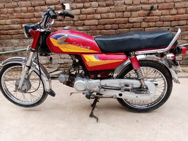 Honda 70 Model 2005 0