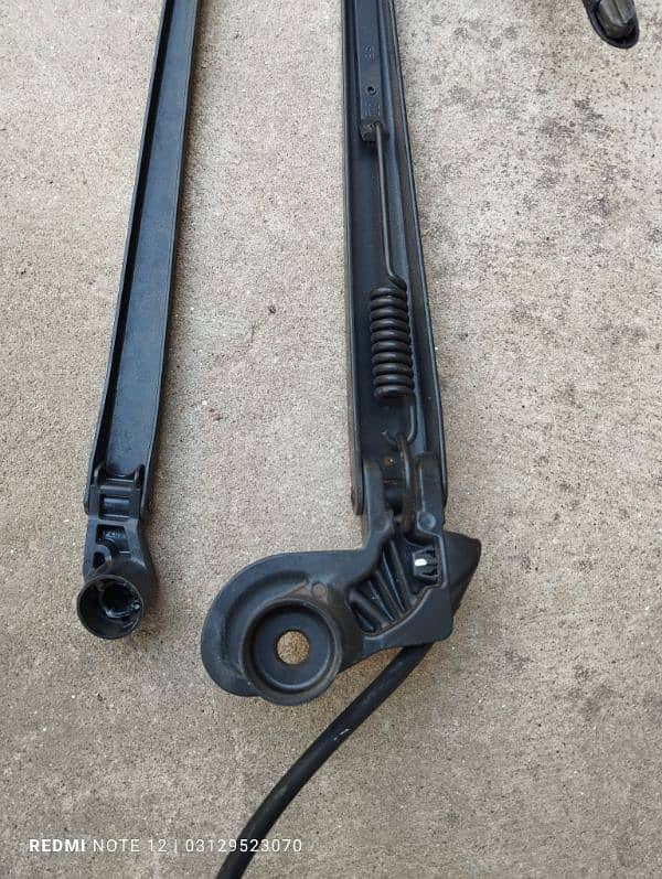 Toyota Vitz front wiper complete Japanese Available 2