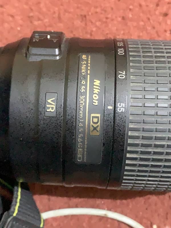 nikon d5200 with 2 lenses 7