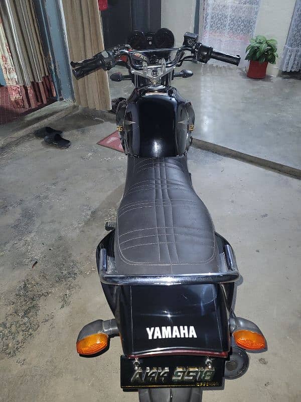 Yamaha ybr g 4