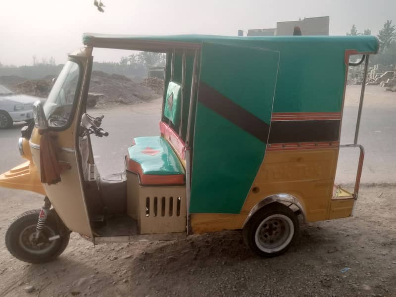 2020 model tuktuk, 250000 3