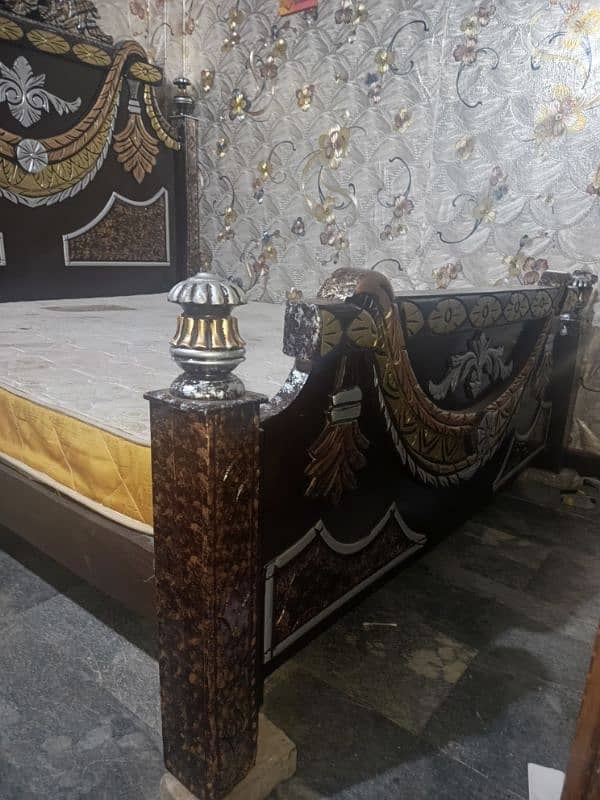 Bed king size 3