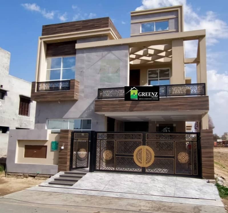 MODERN LIVING BRAND NEW HOUSE 8 MARLA NEAR JAMIA MASJID 0