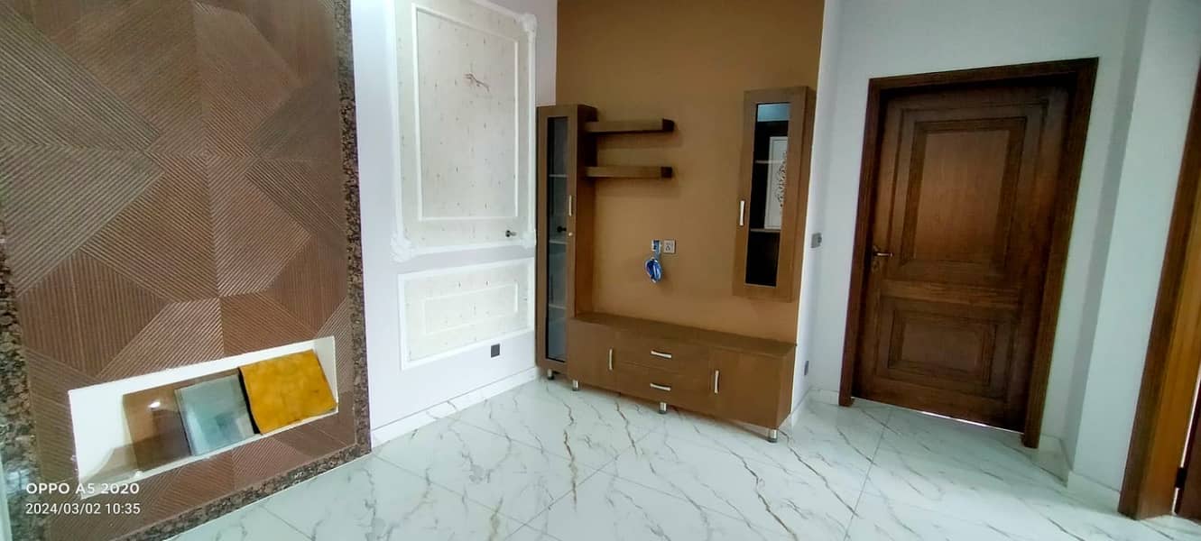 MODERN LIVING BRAND NEW HOUSE 8 MARLA NEAR JAMIA MASJID 3