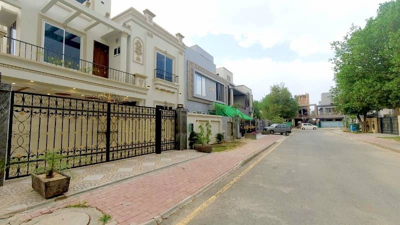 BRAND NEW 10 MARLA HOUSE CENTRAL DISTRICT PHASE 1, BAHRIA ORCHARD 4