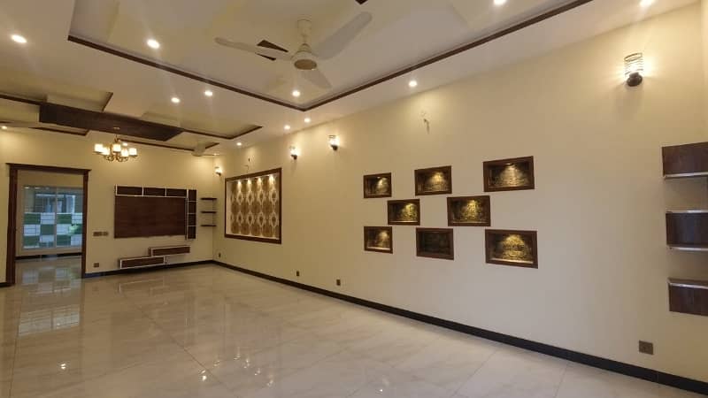 BRAND NEW 10 MARLA HOUSE CENTRAL DISTRICT PHASE 1, BAHRIA ORCHARD 6