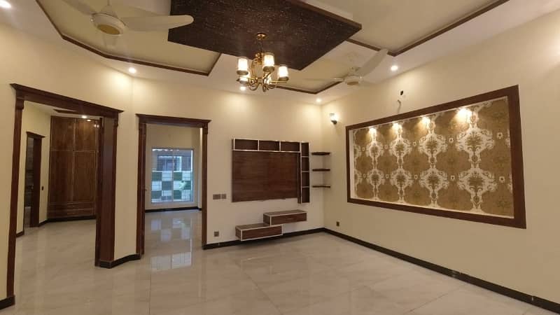 BRAND NEW 10 MARLA HOUSE CENTRAL DISTRICT PHASE 1, BAHRIA ORCHARD 8