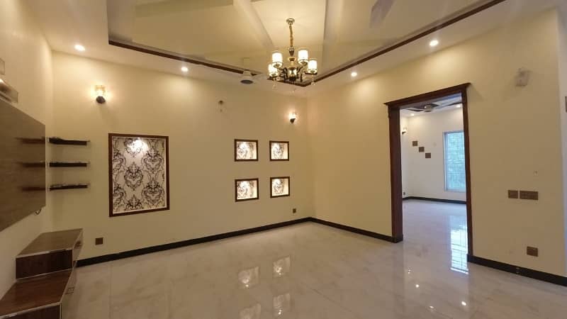 BRAND NEW 10 MARLA HOUSE CENTRAL DISTRICT PHASE 1, BAHRIA ORCHARD 27