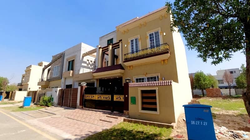 BRAND NEW 5 MARLA HOUSE FACING PARK, REASONABLE PRICE IN BAHRIA ORCHARD 1