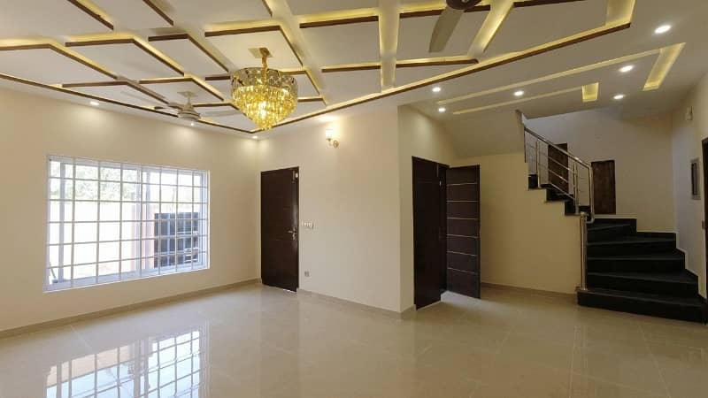 BRAND NEW 5 MARLA HOUSE FACING PARK, REASONABLE PRICE IN BAHRIA ORCHARD 37