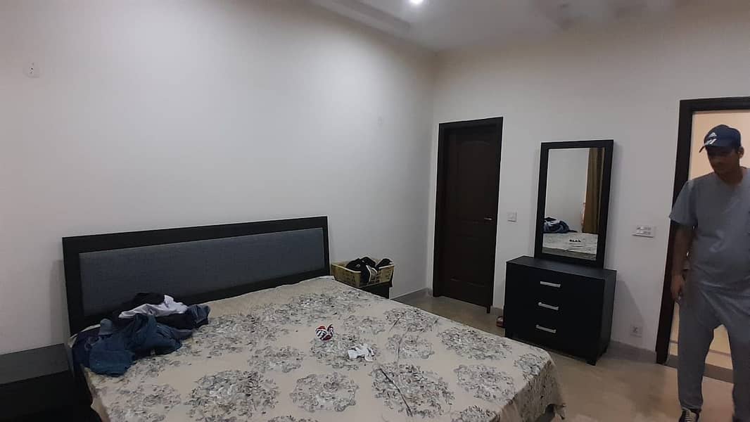 CHEAPEST PRICE 8 MARLA SLIGHTLY USED HOUSE VERY BEAUTIFUL LOCATION IN PHASE2, NEAR SECTOR COMMERCIAL AND JAMIA MASJID 21