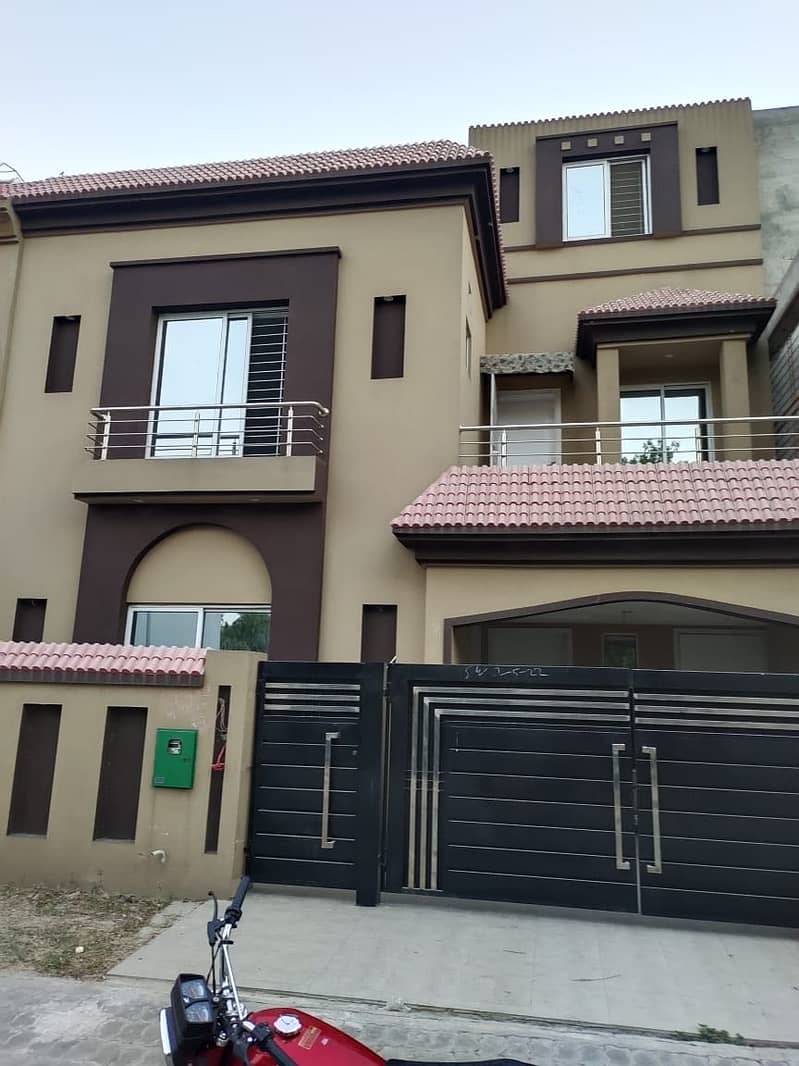 BRAND HOUSE 5 MARLA PHASE ONE AVAILABLE FOR RENT 0