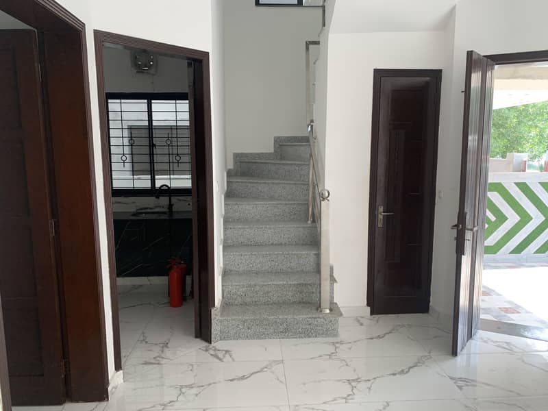 5 MARLA SOLID CONSTRUCTED HOUSE IN DHA PHASE 11 RAHBAR IS AVAILABLE FOR SALE 3