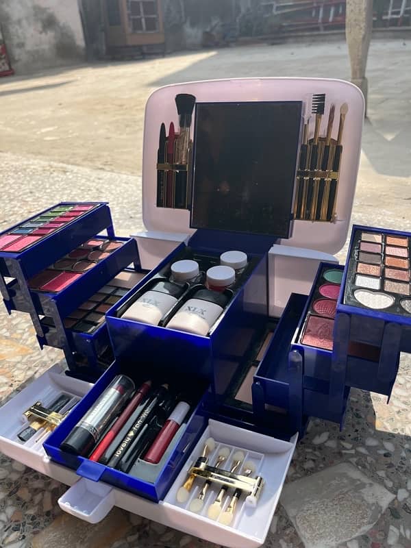 makeup kit 1