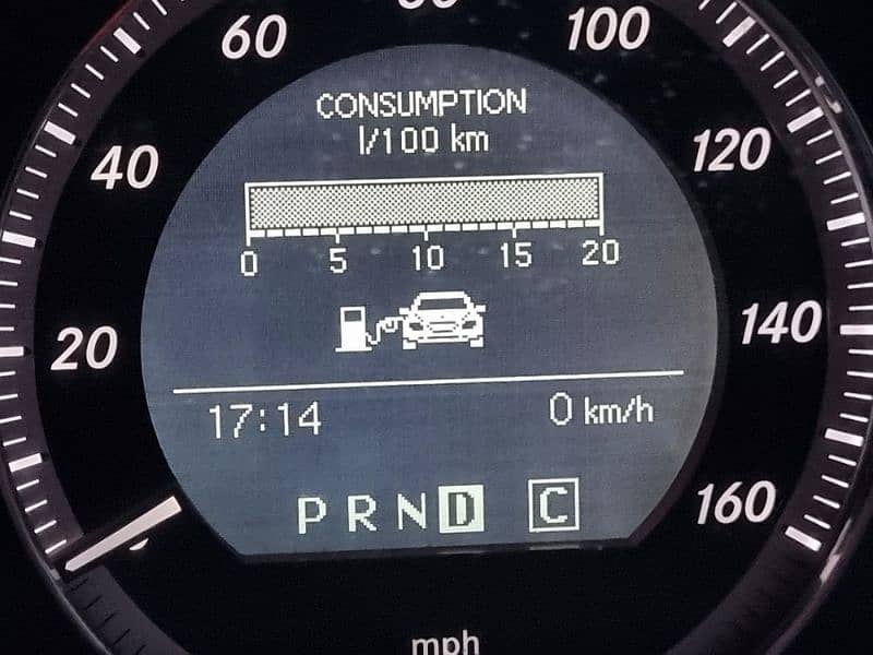 W204 speedo meter with screen 0