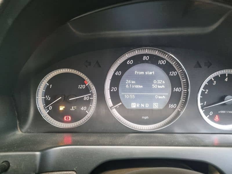 W204 speedo meter with screen 1