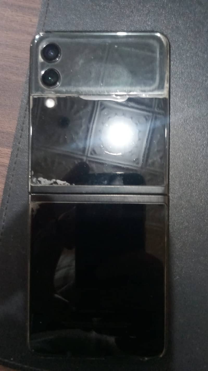 Samsung Galaxy Z Flip 3 Used Almost New 3