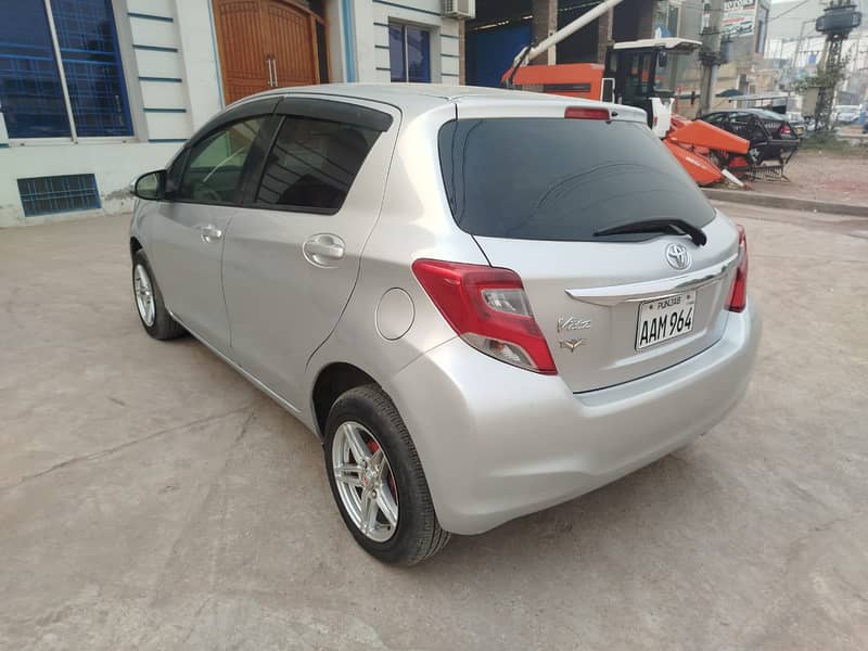 Toyota Vitz 2014 3