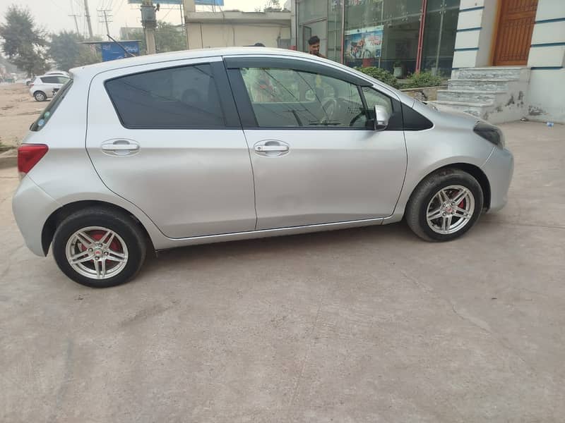 Toyota Vitz 2014 7