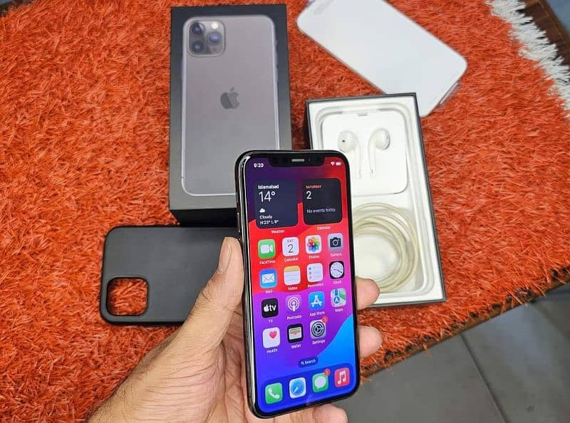 iphone 11 pro 03409540439Watsapp 2