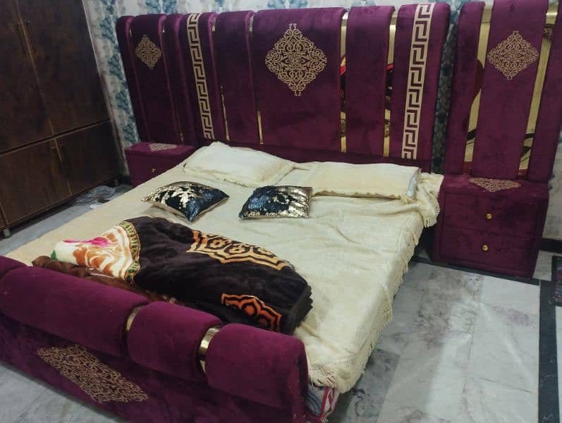 Red velvet Bed set, two side tables and 3 Sofa 0