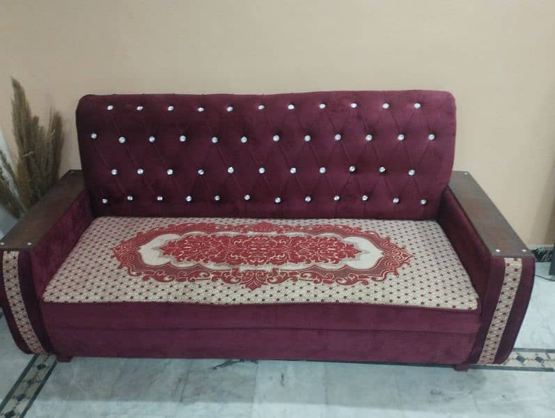 Red velvet Bed set, two side tables and 3 Sofa 6