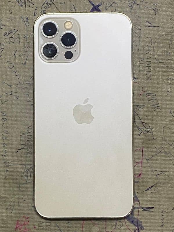 iphone 12 pro 10by 10 condition all good 4