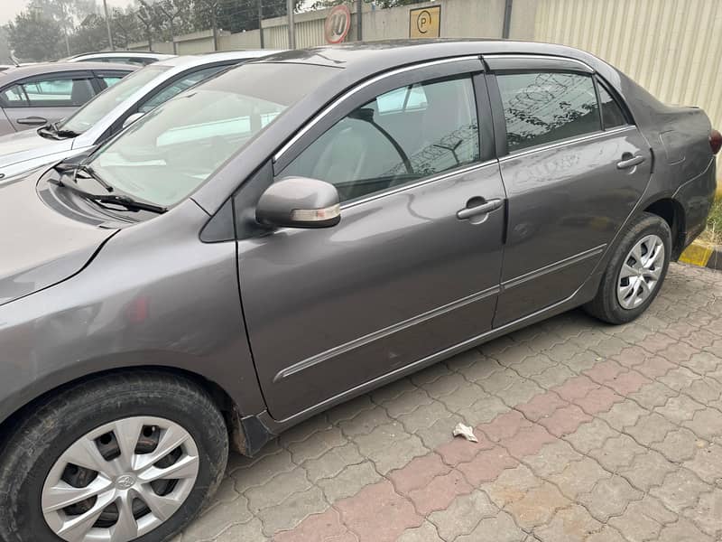 Toyota Corolla GLI 2012 in mint condition 2